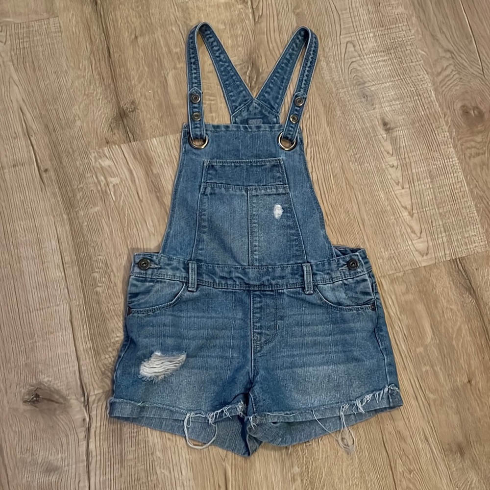 Girls Arizona short overalls. Size 8
